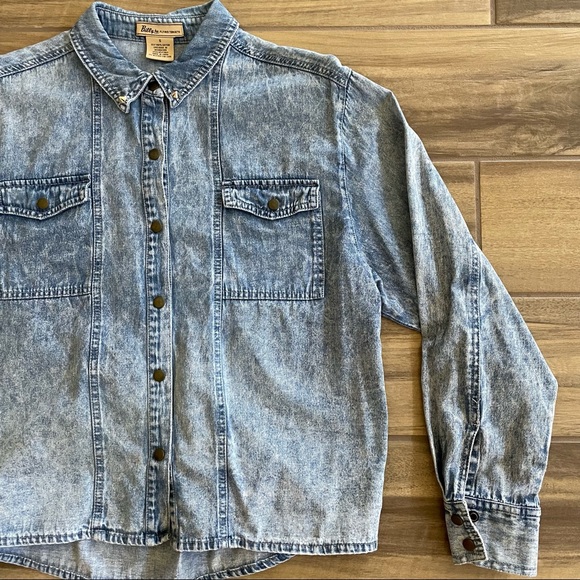 BILLY Light Denim Button Up Sz SMALL - Picture 5 of 8